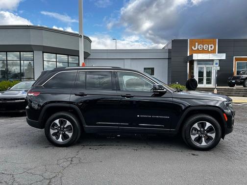 2022 Jeep Grand Cherokee 4xe Base