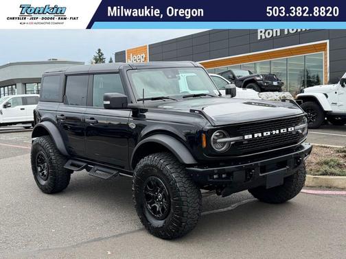 Shadow Black 2023 Ford Bronco Wildtrak