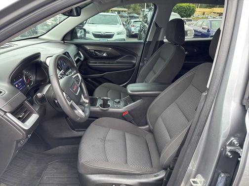 Sterling 2023 GMC Terrain SLE