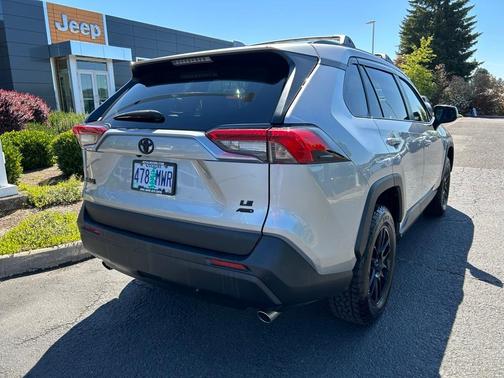 2021 Toyota RAV4 LE