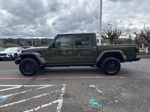 2023 Jeep Gladiator Sport