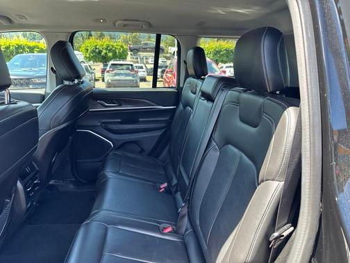 Diamond Black 2022 Jeep Grand Cherokee Limited