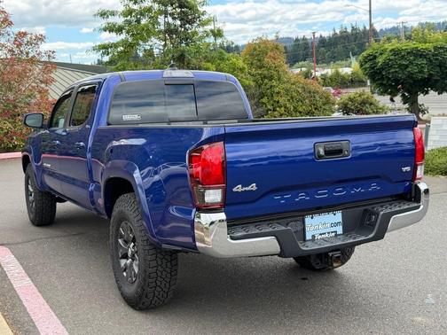 Blue Crush Metallic 2022 Toyota Tacoma SR5