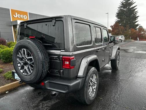 2025 Jeep Wrangler Sahara