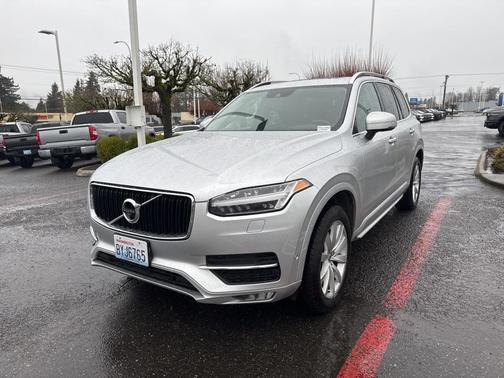2018 Volvo XC90 T6 Momentum