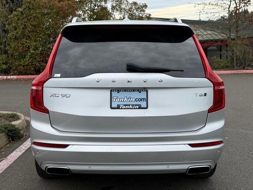 2018 Volvo XC90 T6 Momentum