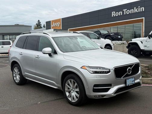 2018 Volvo XC90 T6 Momentum