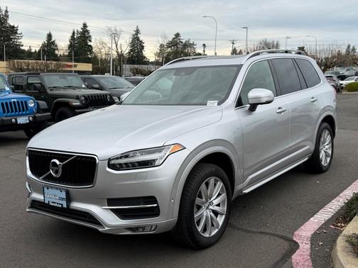 2018 Volvo XC90 T6 Momentum