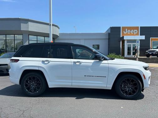 2025 Jeep Grand Cherokee Summit