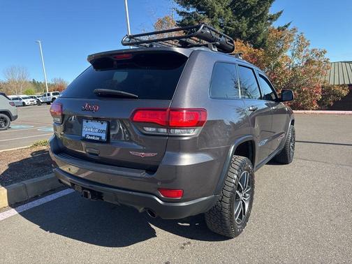 Granite Crystal Clearcoat Metallic 2018 Jeep Grand Cherokee Trailhawk