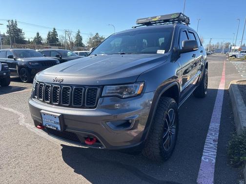 Granite Crystal Clearcoat Metallic 2018 Jeep Grand Cherokee Trailhawk