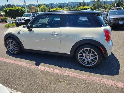Pepper White 2018 MINI Hardtop Cooper