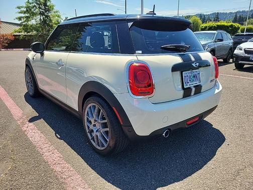 Pepper White 2018 MINI Hardtop Cooper