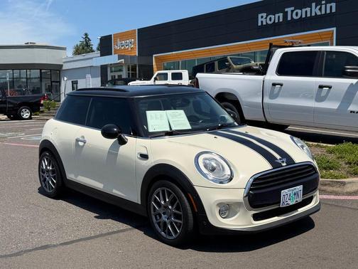 Pepper White 2018 MINI Hardtop Cooper