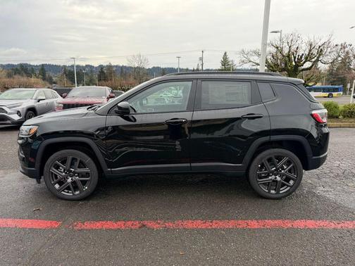 Diamond Black 2026 Jeep Compass Latitude