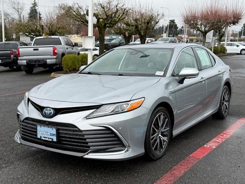 2021 Toyota Camry Hybrid XLE