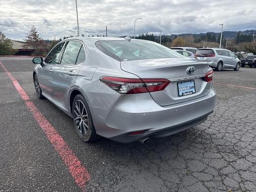 2021 Toyota Camry Hybrid XLE