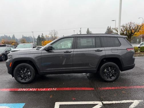 2025 Jeep Grand Cherokee L Laredo