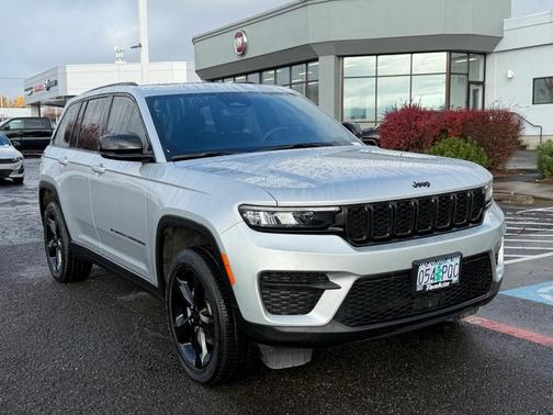2023 Jeep Grand Cherokee Altitude