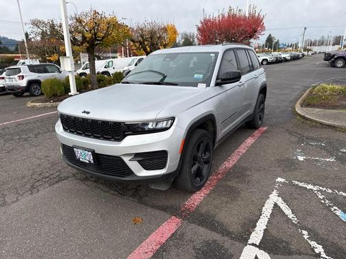 2023 Jeep Grand Cherokee Altitude