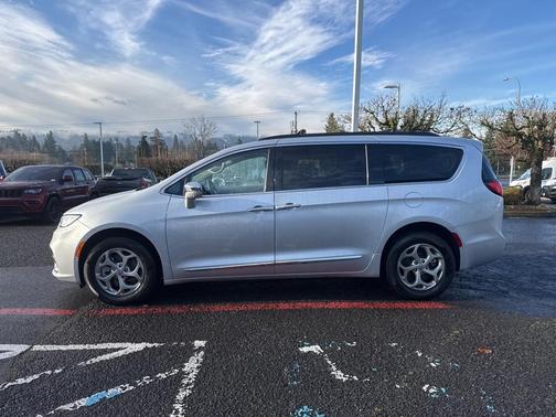 2022 Chrysler Pacifica Limited