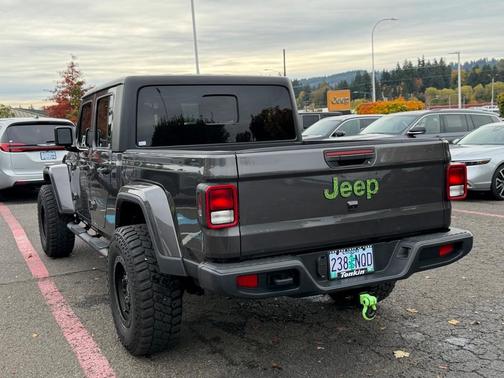 2021 Jeep Gladiator Sport