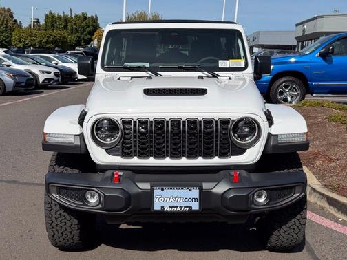 Bright White Clearcoat 2027 Jeep Wrangler Rubicon