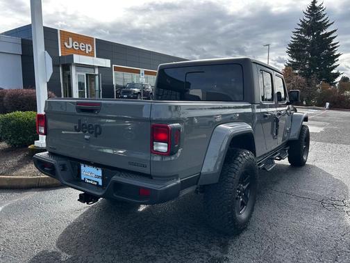 2021 Jeep Gladiator Sport