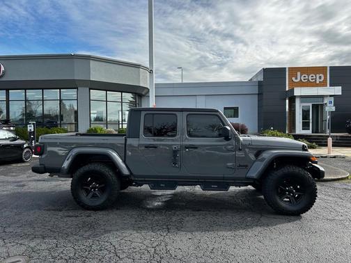 2021 Jeep Gladiator Sport