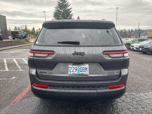 Metallic 2024 Jeep Grand Cherokee L Laredo