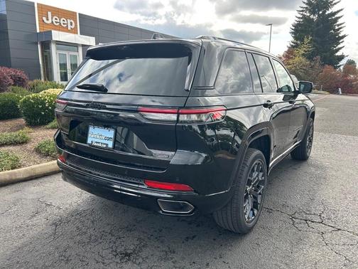 2025 Jeep Grand Cherokee Summit