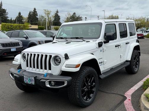 Bright White Clearcoat 2022 Jeep Wrangler Unlimited 4xe Sahara