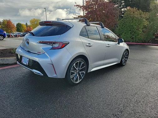 Classic Silver Metallic 2019 Toyota Corolla Hatchback XSE