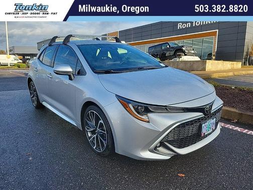 Classic Silver Metallic 2019 Toyota Corolla Hatchback XSE