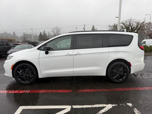 2026 Chrysler Pacifica Limited