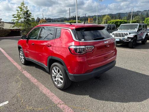 Redline Pearlcoat 2023 Jeep Compass Latitude Lux