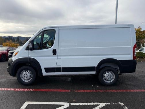 Bright White Clearcoat 2026 RAM ProMaster 1500 Low Roof