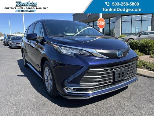 2022 Toyota Sienna XLE