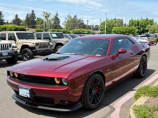 Octane Red Pearlcoat 2023 Dodge Challenger R/T