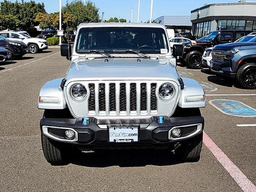 Silver Zynith Clearcoat 2023 Jeep Wrangler 4xe Sahara