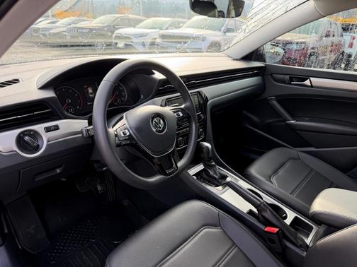 2022 Volkswagen Passat 2.0T SE