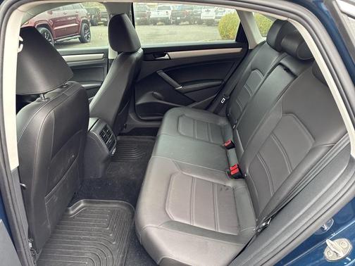 2022 Volkswagen Passat 2.0T SE