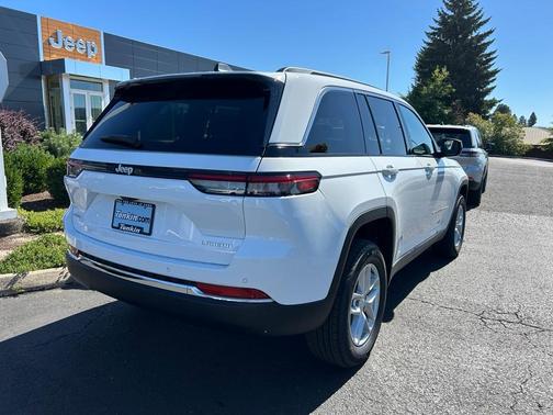 2025 Jeep Grand Cherokee Laredo X