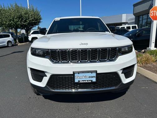2025 Jeep Grand Cherokee Laredo X