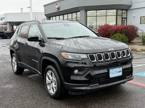Diamond Black 2026 Jeep Compass Latitude