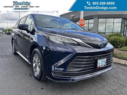 2021 Toyota Sienna LE