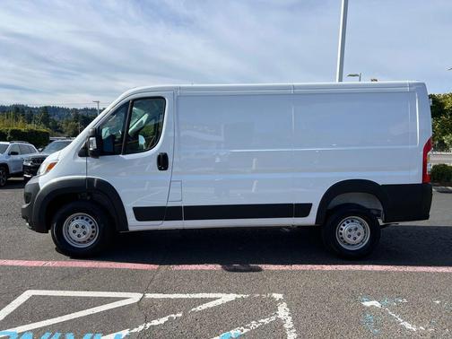Bright White Clearcoat 2026 RAM ProMaster 1500 Low Roof