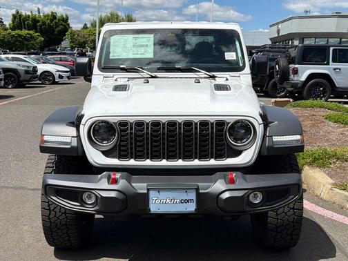 Bright White Clearcoat 2026 Jeep Gladiator Rubicon