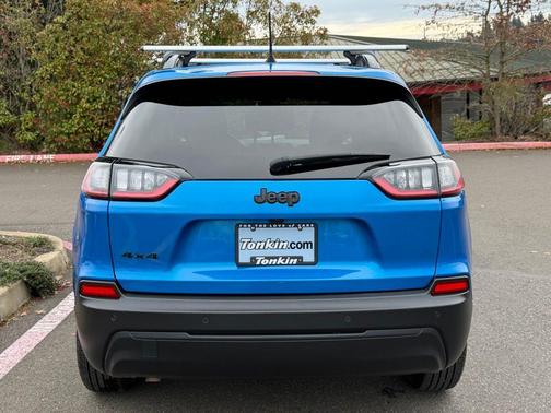 Hydro Blue Pearlcoat 2023 Jeep Cherokee Altitude Lux