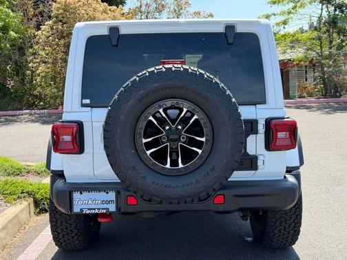 Bright White Clearcoat 2026 Jeep Wrangler Rubicon
